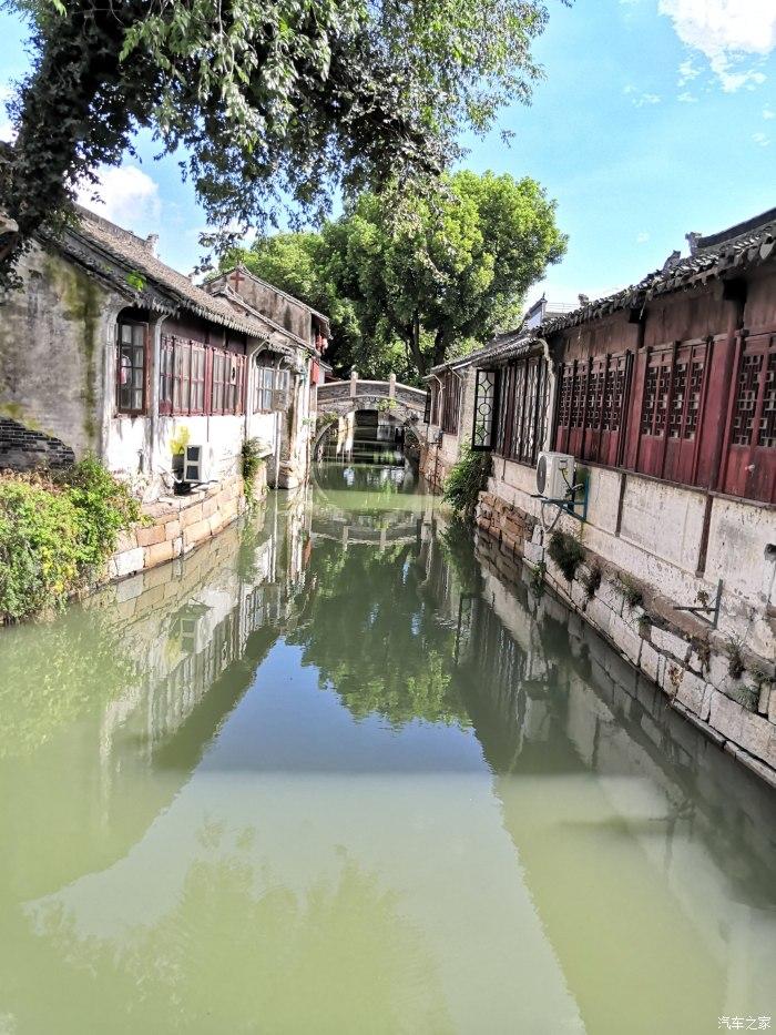 组图:肯豆近期美照轰炸 风格百变大秀绝美身材